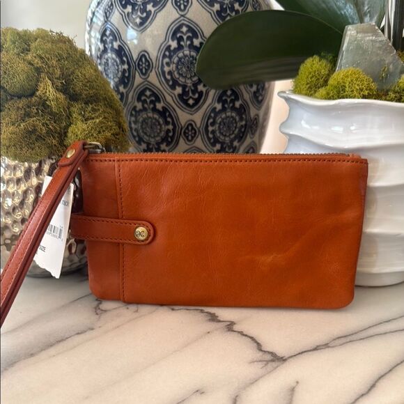 NWT Hobo wristlet - Picture 1 of 8